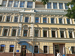 Вид второй нитки установленной с фасада здания.